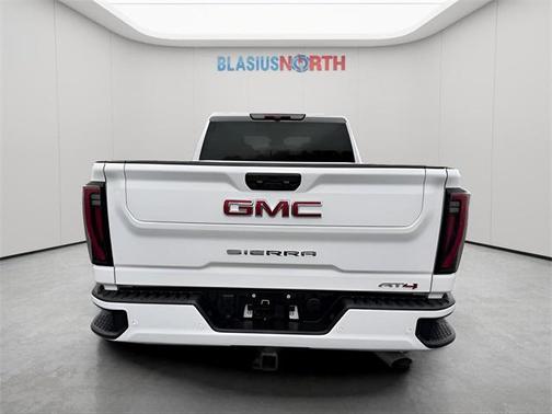 2024 GMC Sierra 2500 AT4