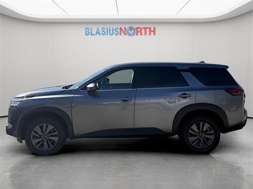 2022 Nissan Pathfinder S 4WD
