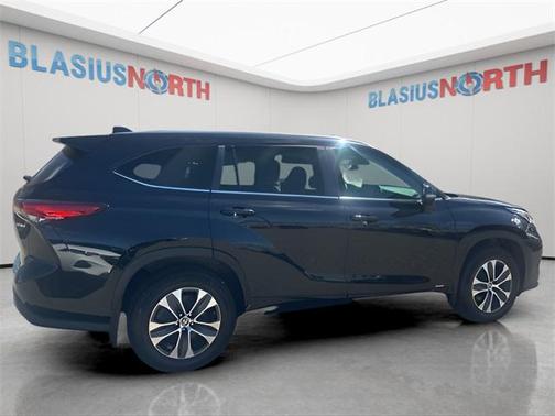 2023 Toyota Highlander Hybrid XLE