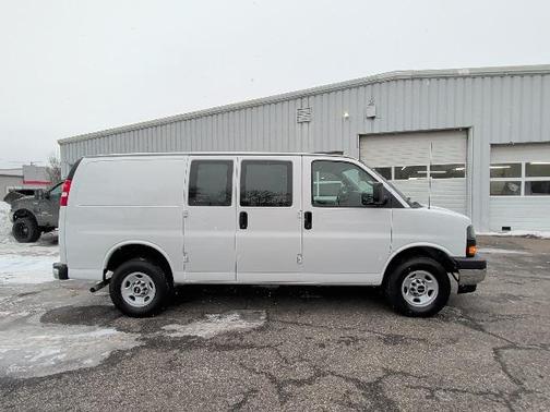 2024 GMC Savana 2500 Work Van