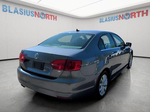 Platinum Gray Metallic 2014 Volkswagen Jetta Auto SE w/Connectivity