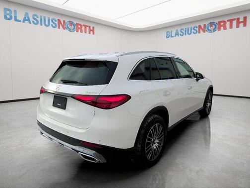2025 Mercedes-Benz GLC 300 4MATIC
