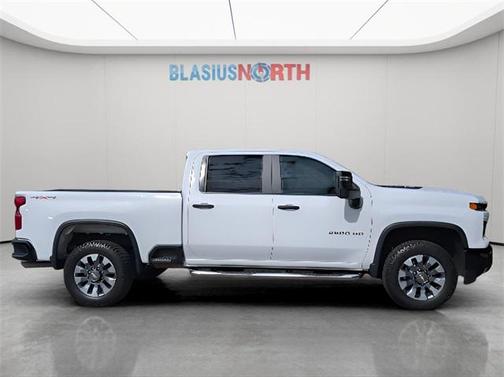 2024 Chevrolet Silverado 2500 Custom