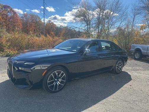 2025 BMW 740 xDrive