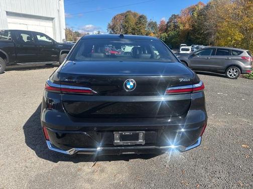 2025 BMW 740 xDrive