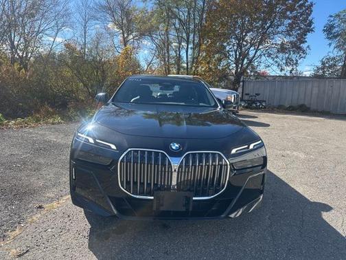 2025 BMW 740 xDrive