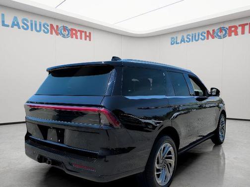 Black Metallic 2025 Lincoln Navigator Reserve