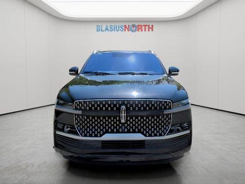 Black Metallic 2025 Lincoln Navigator Reserve