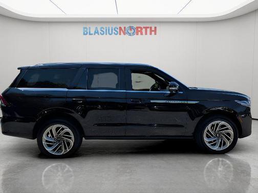 Black Metallic 2025 Lincoln Navigator Reserve