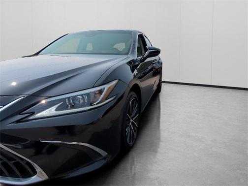2024 Lexus ES 250 Base