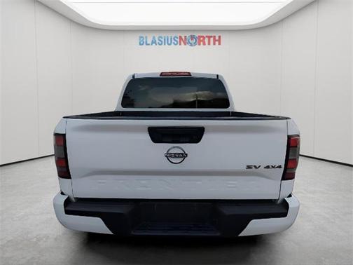 2023 Nissan Frontier SV