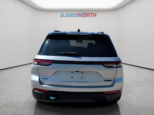 Silver Zynith 2023 Jeep Grand Cherokee 4xe Trailhawk