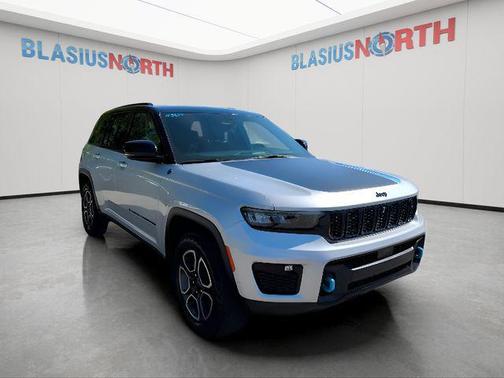 Silver Zynith 2023 Jeep Grand Cherokee 4xe Trailhawk