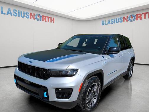 Silver Zynith 2023 Jeep Grand Cherokee 4xe Trailhawk SUV