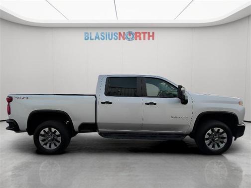 2022 Chevrolet Silverado 2500 Custom