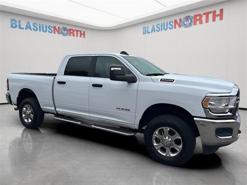 2024 RAM 2500 Big Horn Crew Cab 4x4 6'4' Box