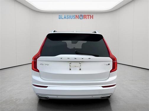 2019 Volvo XC90 T6 Momentum