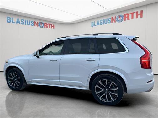 2019 Volvo XC90 T6 Momentum