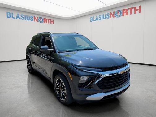 Mosaic Black Metallic 2025 Chevrolet Trailblazer LT