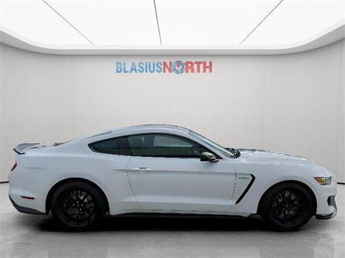 2017 Ford Shelby GT350 Base