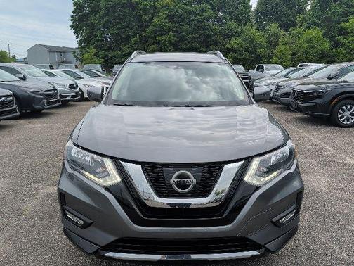 Gun Metallic 2017 Nissan Rogue SV