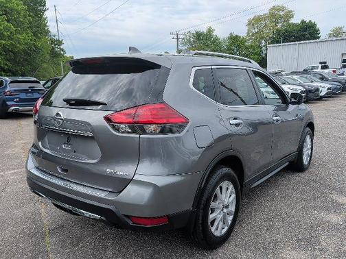 Gun Metallic 2017 Nissan Rogue SV