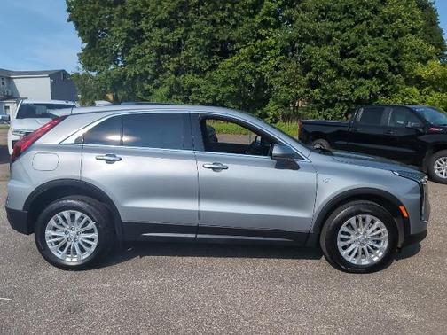 2024 Cadillac XT4 Luxury