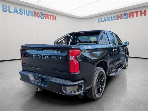 2022 Chevrolet Silverado 1500 Custom