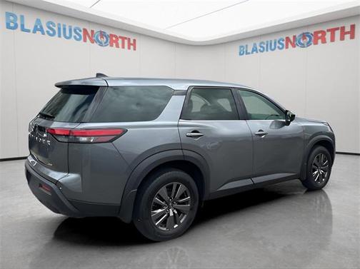 2023 Nissan Pathfinder S 4WD