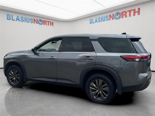 2023 Nissan Pathfinder S 4WD