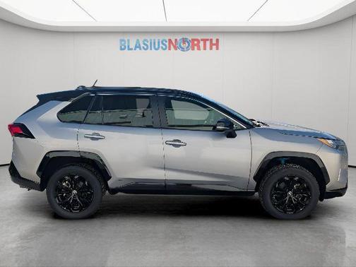 2023 Toyota RAV4 Hybrid SE