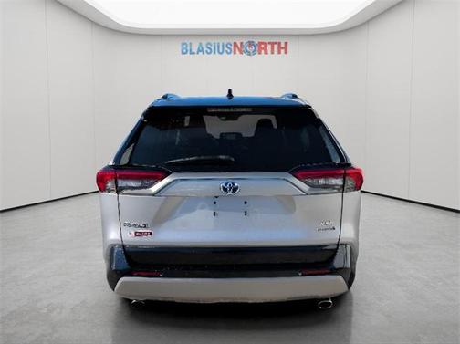 2023 Toyota RAV4 Hybrid SE