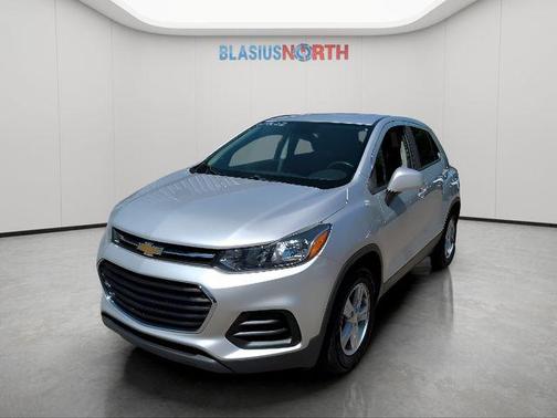 Silver Ice Metallic 2019 Chevrolet Trax LS