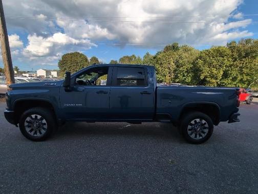 2024 Chevrolet Silverado 2500 Custom