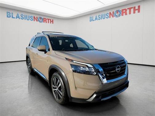 2025 Nissan Pathfinder Platinum 4WD
