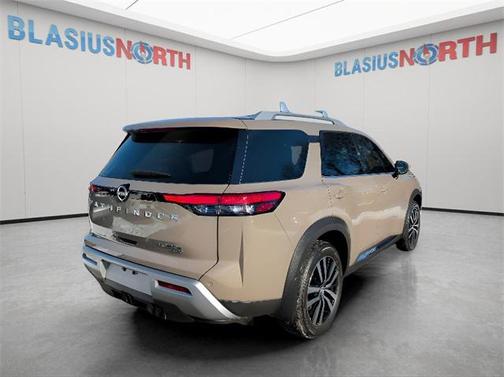 2025 Nissan Pathfinder Platinum 4WD