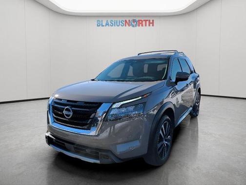 2025 Nissan Pathfinder Platinum 4WD