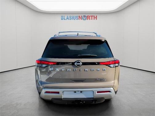 2025 Nissan Pathfinder Platinum 4WD