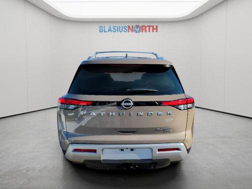 2025 Nissan Pathfinder Platinum 4WD