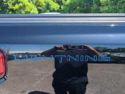 2023 Ford F-150 Lightning LARIAT