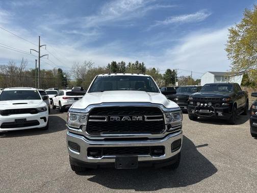 2022 RAM 2500 Tradesman Regular Cab 4x4 8' Box