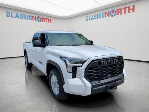 Midnight Black Metallic 2022 Toyota Tundra SR5