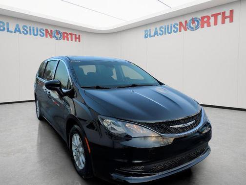 2021 Chrysler Voyager LX