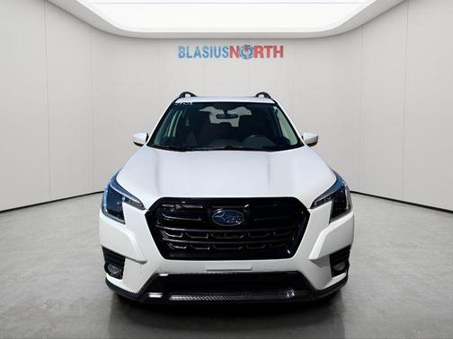 Crystal White Pearl 2022 Subaru Forester Premium