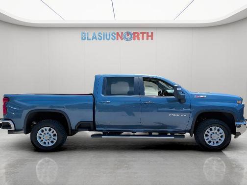 Lakeshore Blue Metallic 2024 Chevrolet Silverado 2500 LT