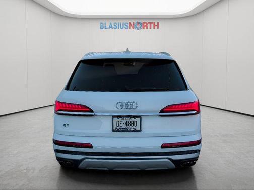 2025 Audi Q7 55 Premium Plus