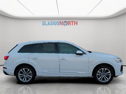 2025 Audi Q7 55 Premium Plus