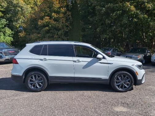 2024 Volkswagen Tiguan 2.0T SE 4MOTION