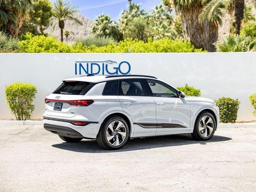 2025 Audi Q6 e-tron Prestige quattro