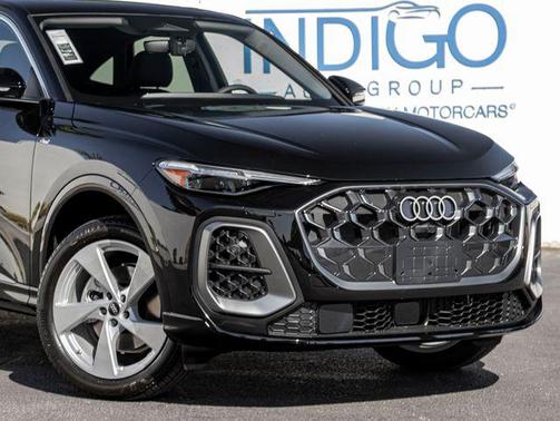 Mythos Black Metallic 2026 Audi Q5 Sportback Premium Plus TFSI quattro S tronic